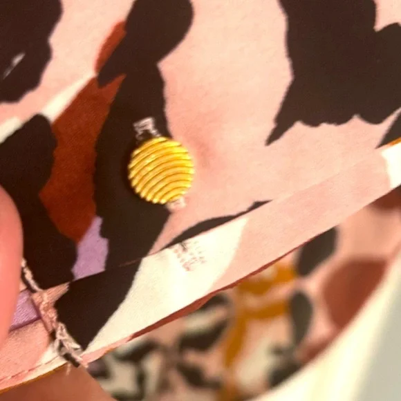 Hope and Harlow Size Medium Shirt - Picture 3 of 5